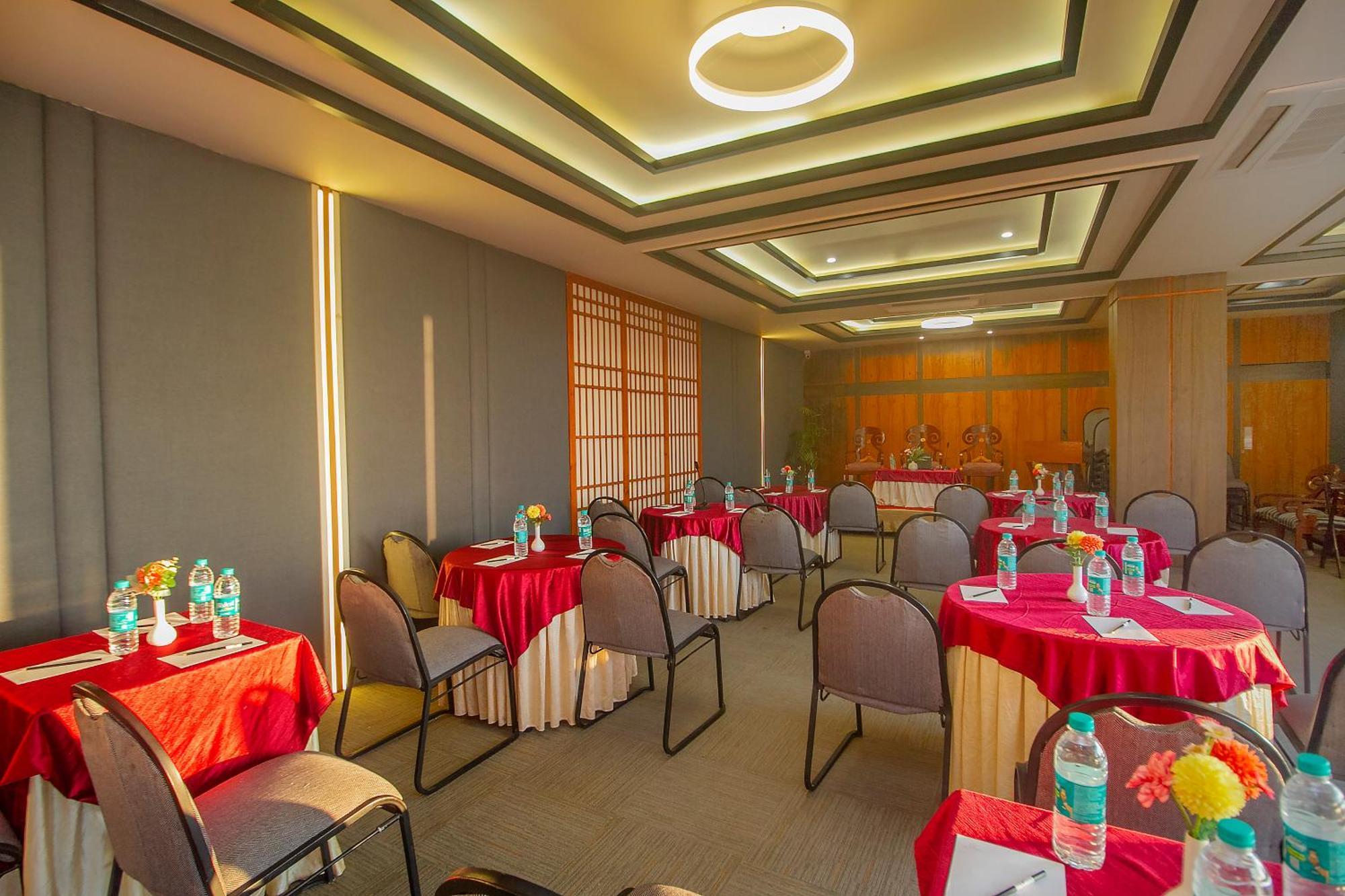 Amritara Surya, Mcleodganj, Dharamshala Hotel Bagian luar foto