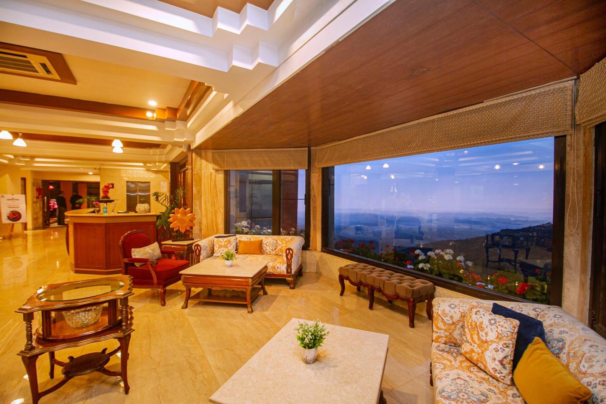 Amritara Surya, Mcleodganj, Dharamshala Hotel Bagian luar foto