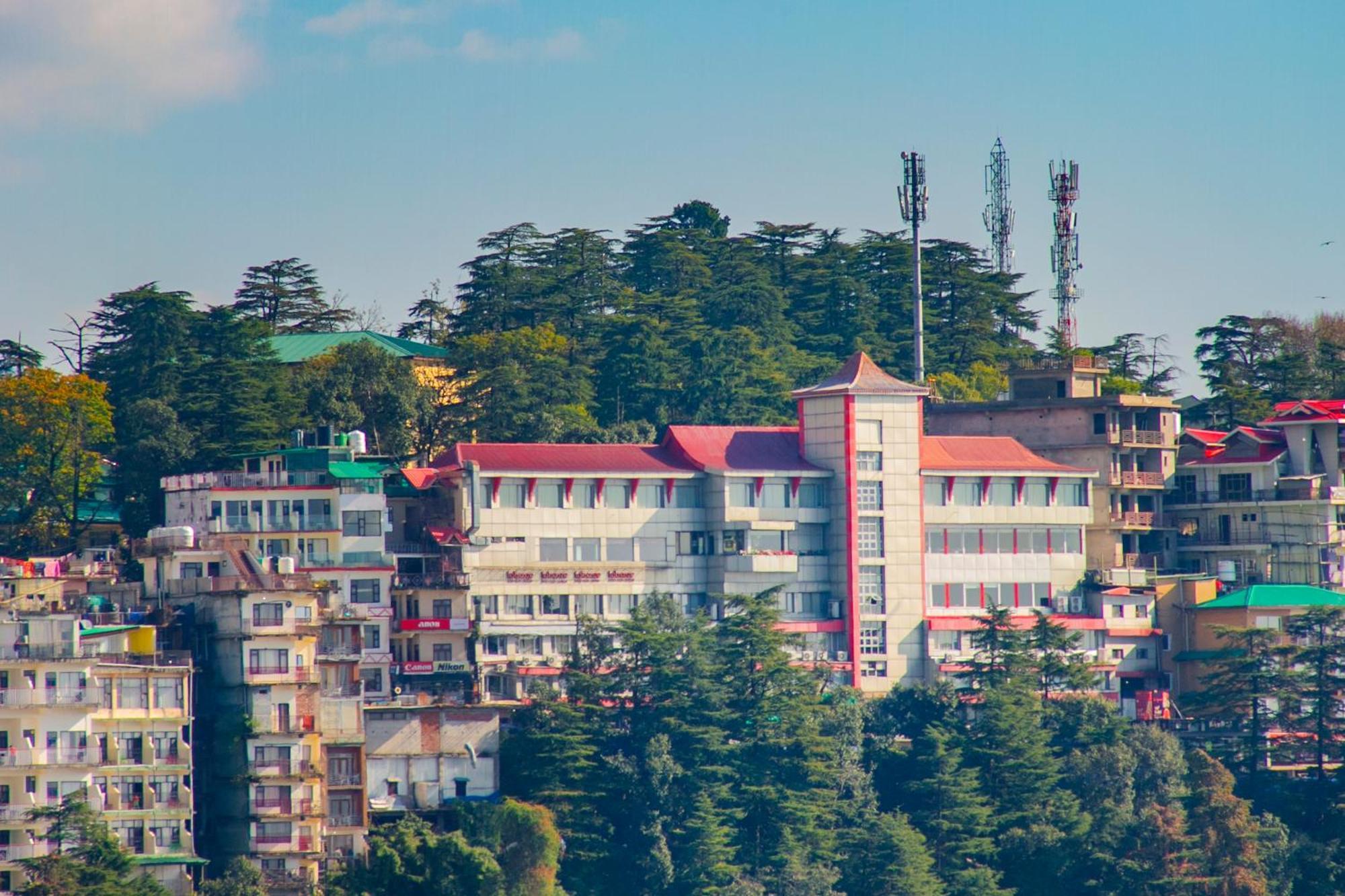 Amritara Surya, Mcleodganj, Dharamshala Hotel Bagian luar foto