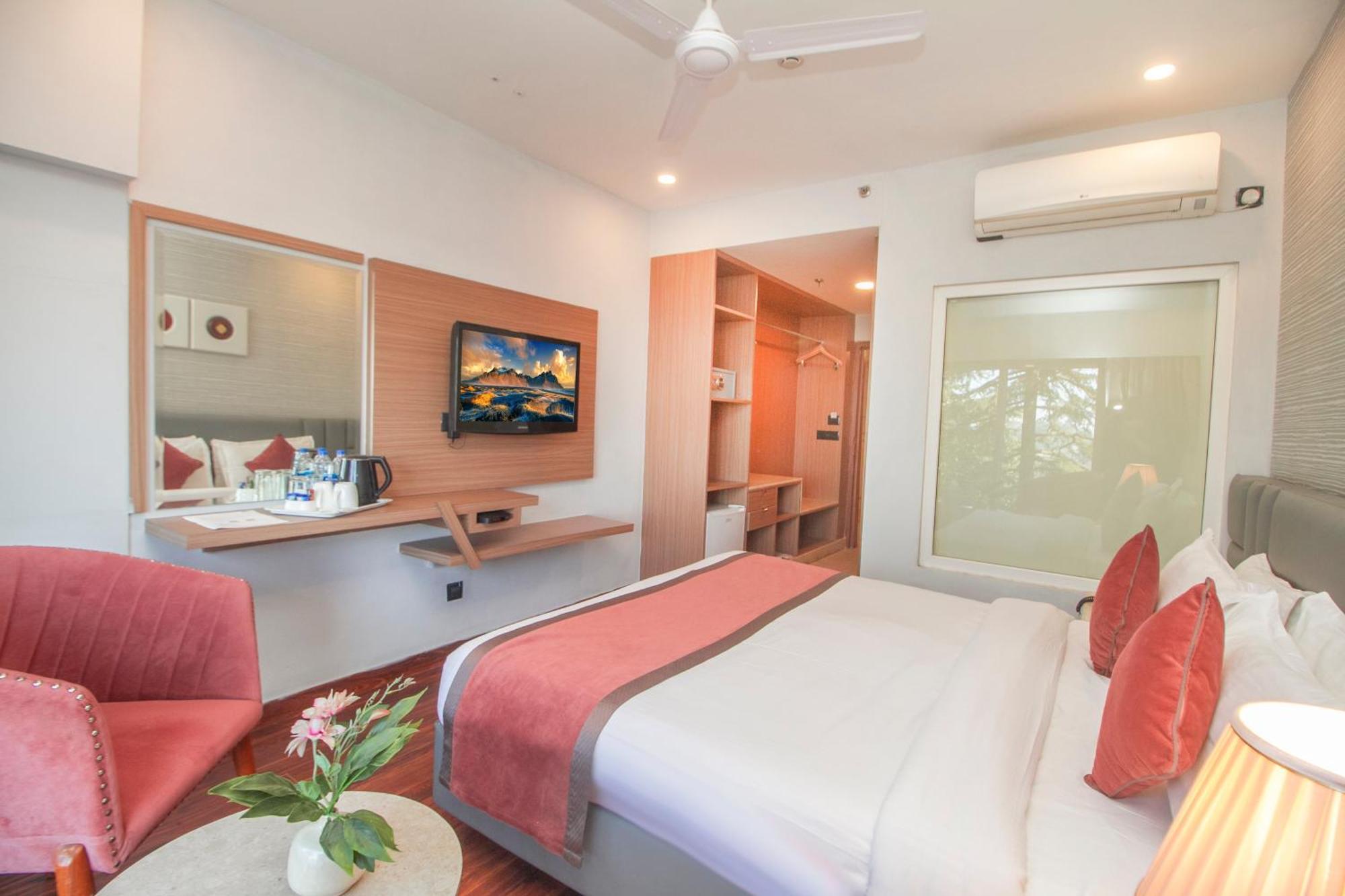 Amritara Surya, Mcleodganj, Dharamshala Hotel Bagian luar foto