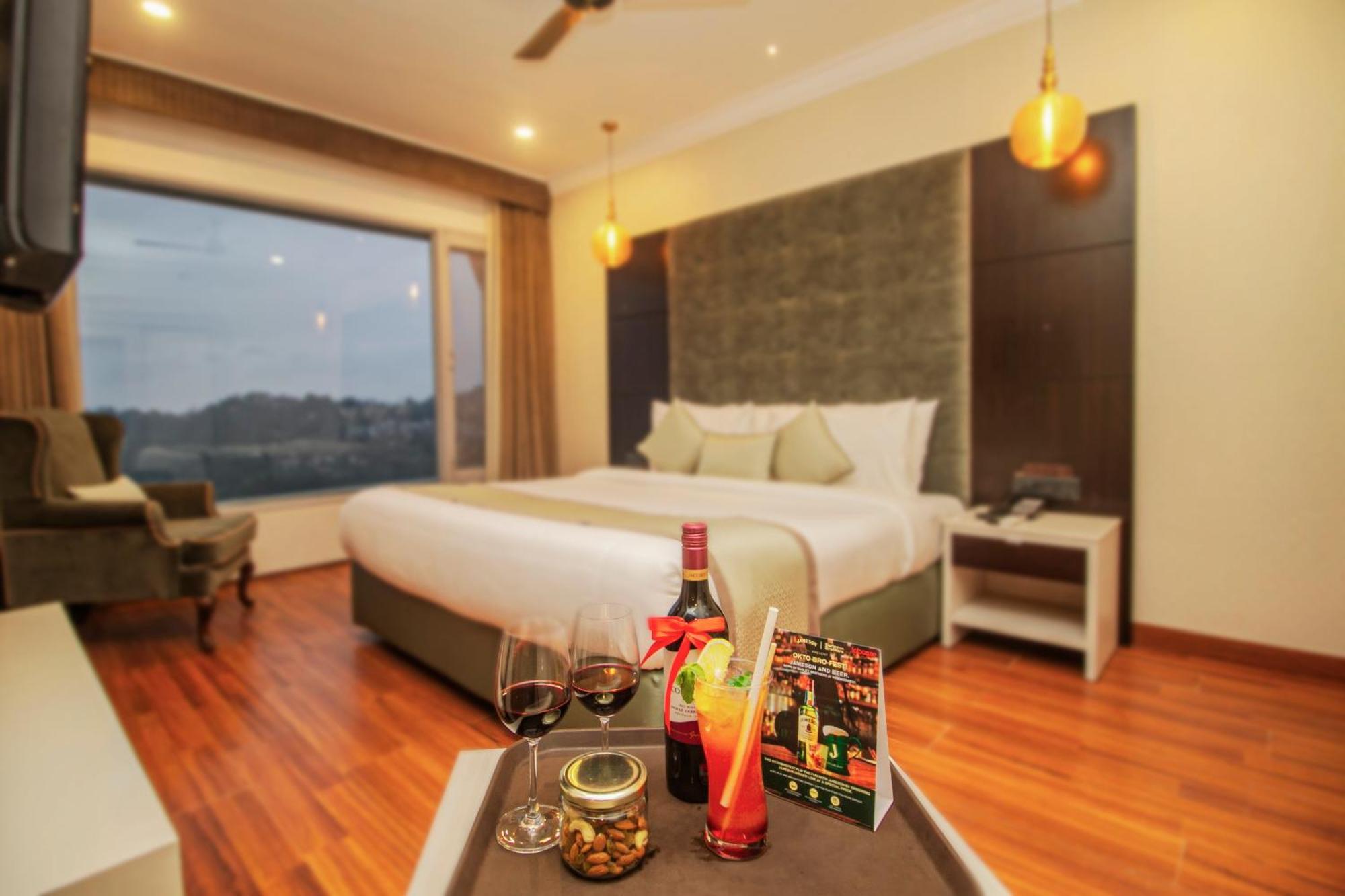 Amritara Surya, Mcleodganj, Dharamshala Hotel Bagian luar foto